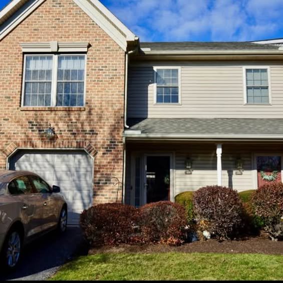 harrisburg Townhome: 104 hunter ridge dr