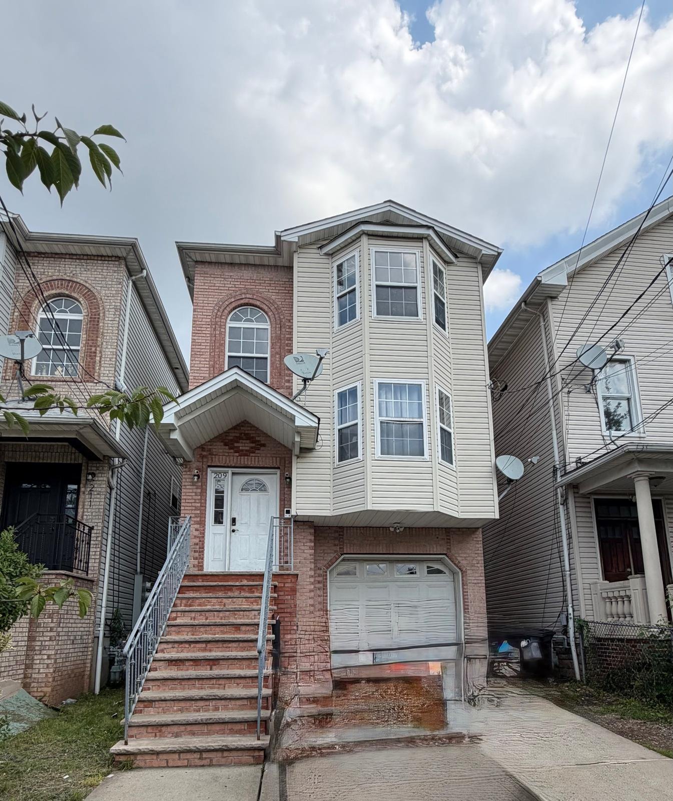 Elizabeth Multiplex: 209 Franklin St,