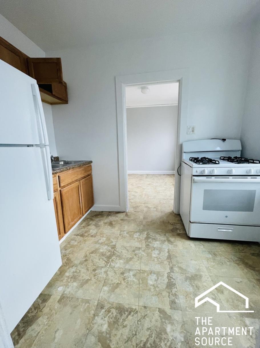 Cicero Apartment: 5910 West 26th Street #3D Cicero, IL 60804