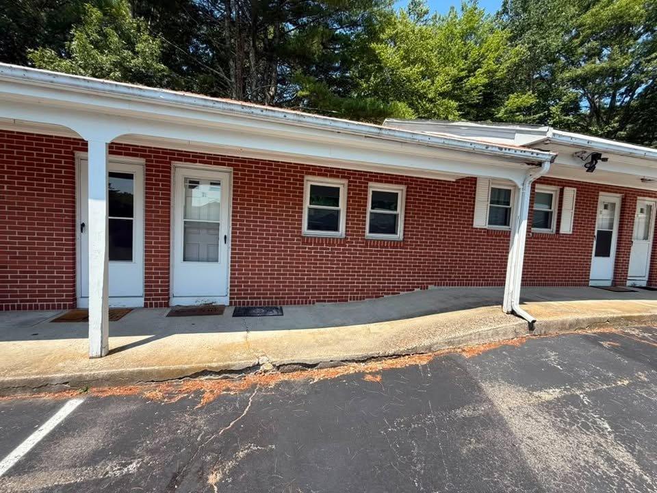 Mystic Apartment: 2350 Gold Star Hwy
