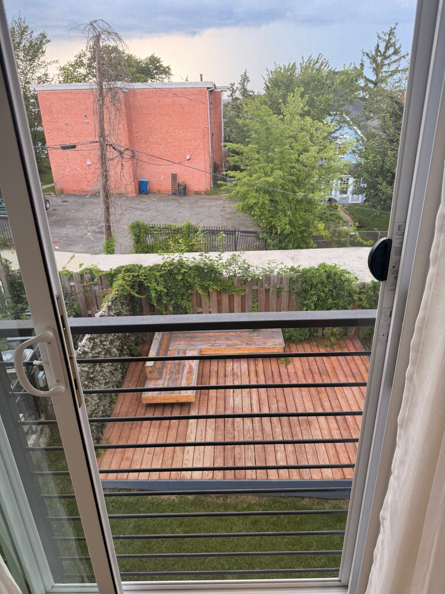 Washington Condo: 2325 High St SE