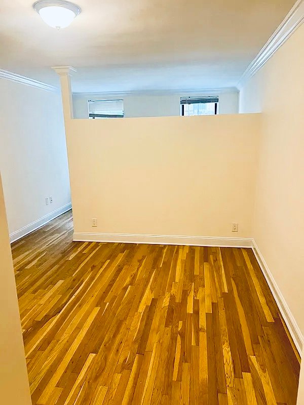 New York Apartment: 229 E 80th St