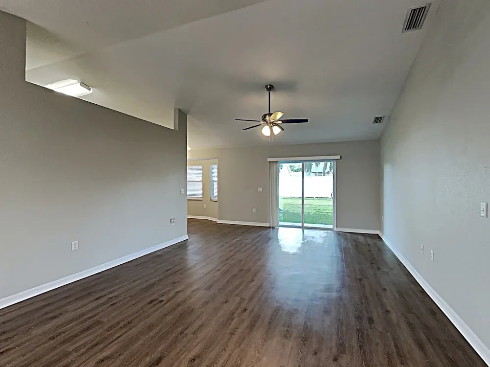 Mulberry House: 515 Seven Oaks St