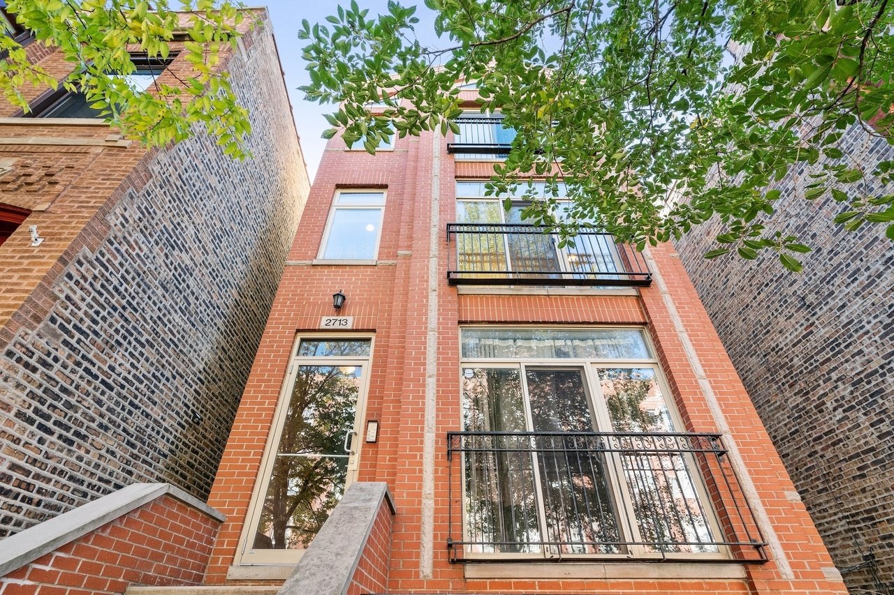 Chicago Condo: 2713 W Augusta Blvd