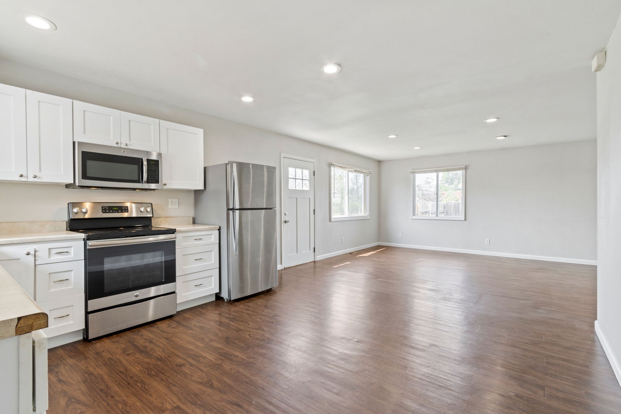 Loveland House: 813 E 57th St