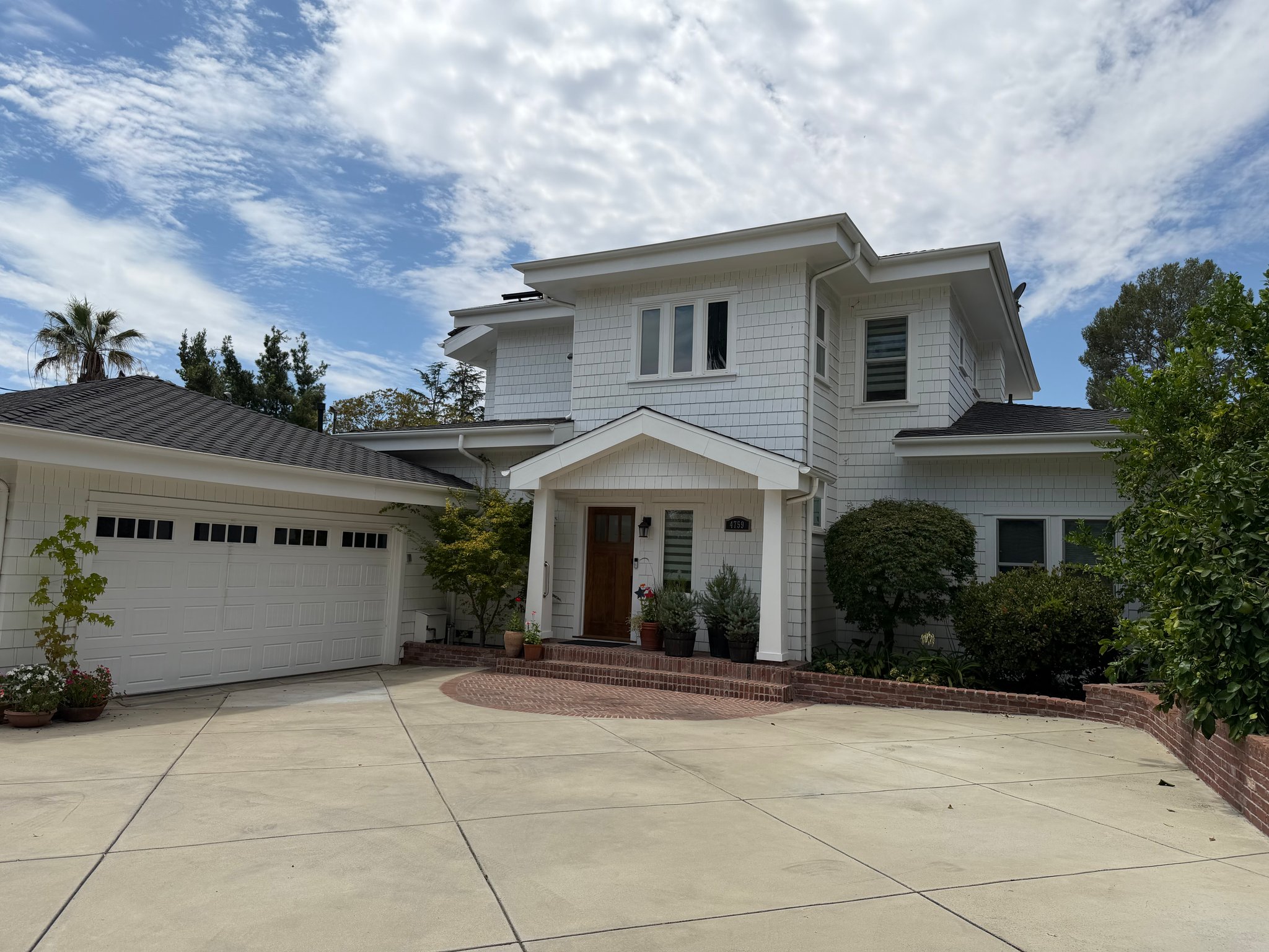 La Canada Flintridge Apartment: 4759 La Canada Blvd.