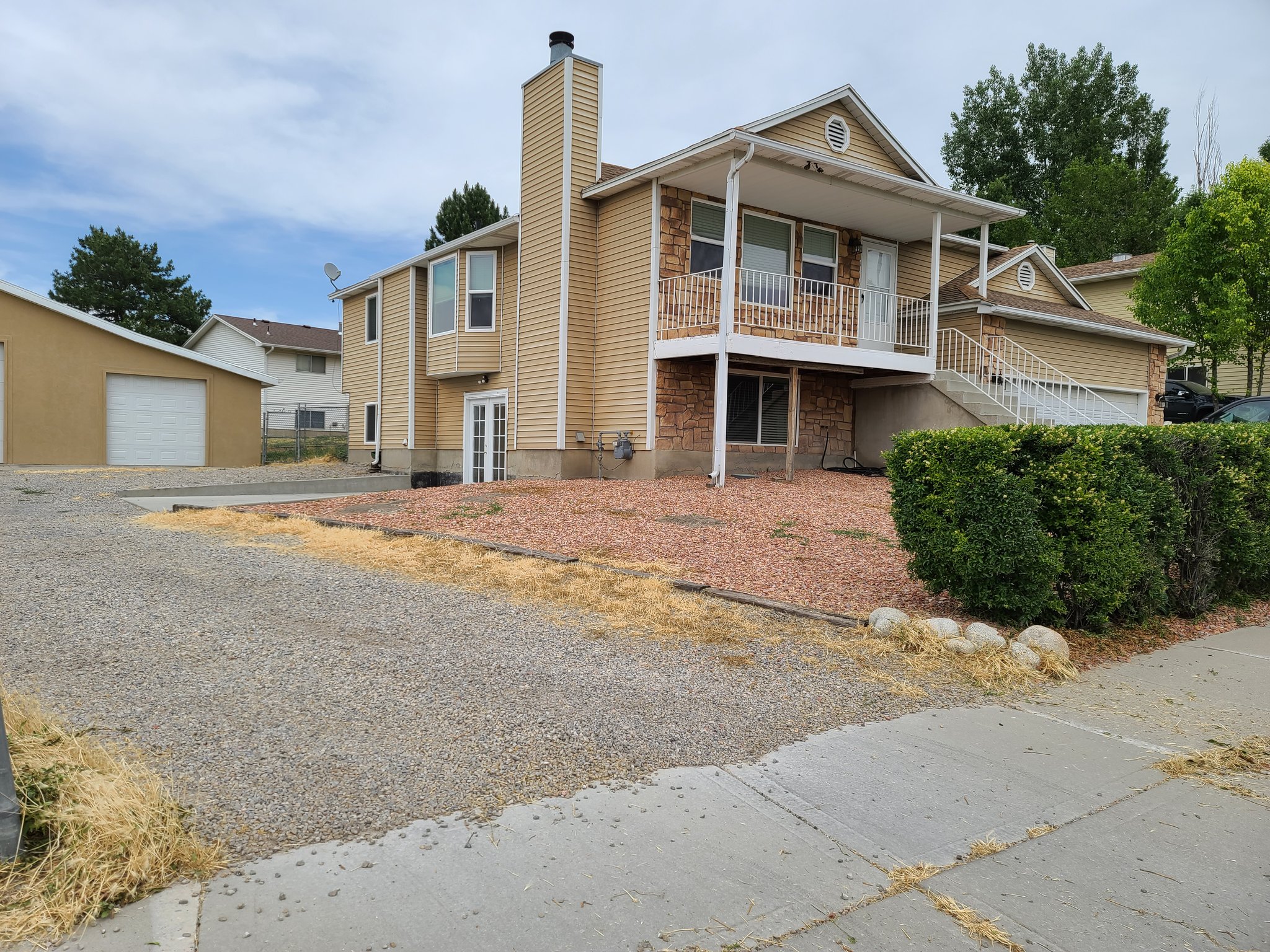 Murray Multiplex: 940 W Red Oaks Drive