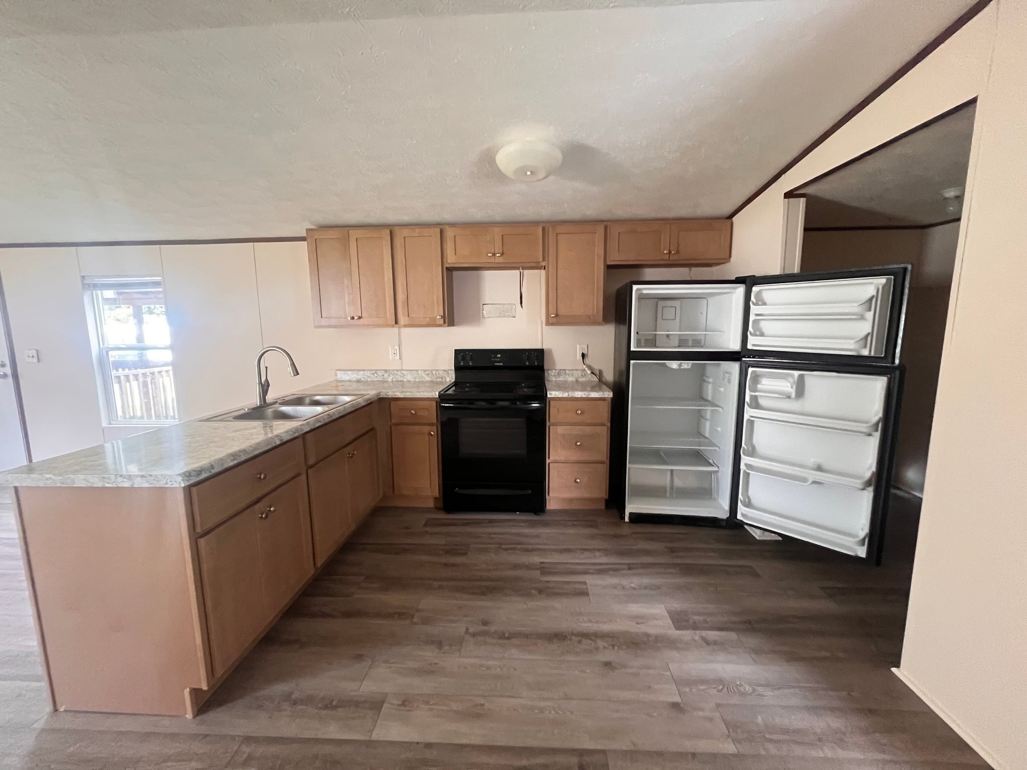 Raceland House: 1067 Rodgers Ave