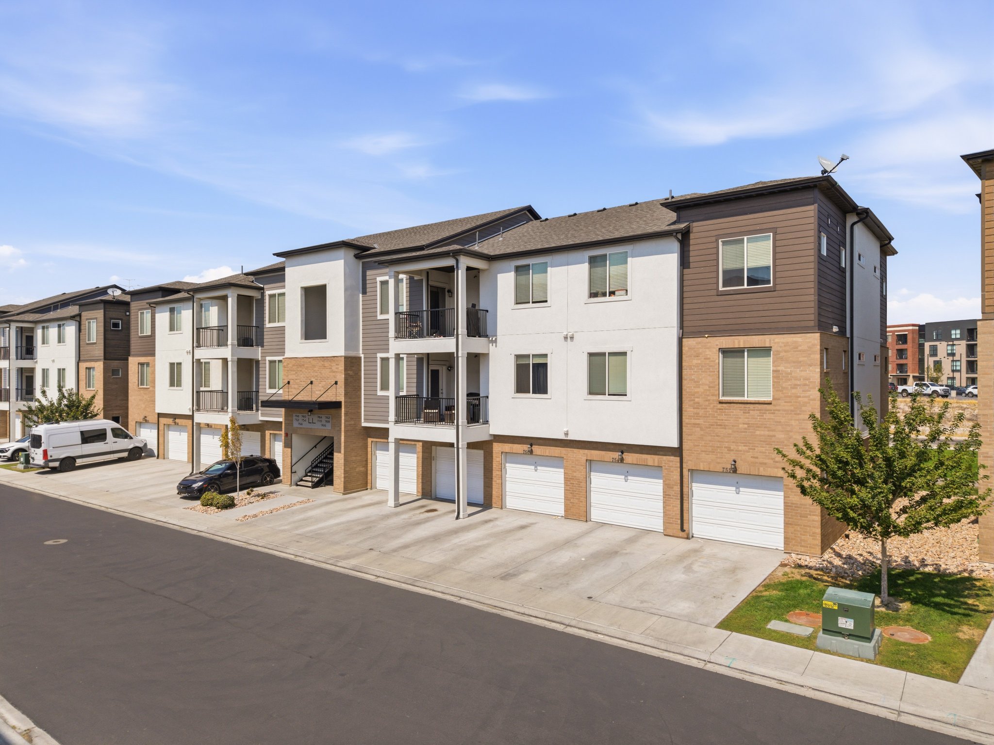 Vineyard Condo: 752 N 260 W