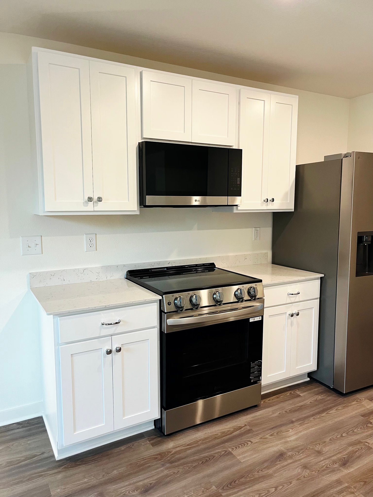 Defuniak Springs House: 204 E Iris Ln