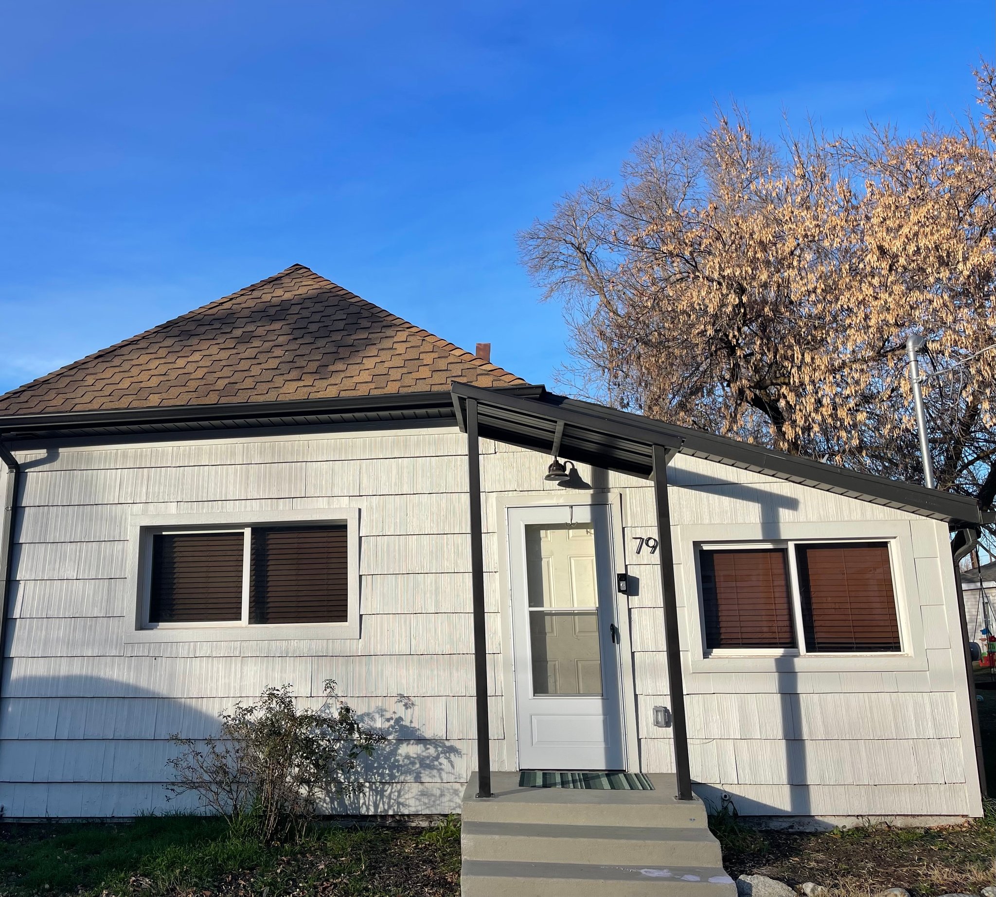 Farmington House: 79 N 100 W