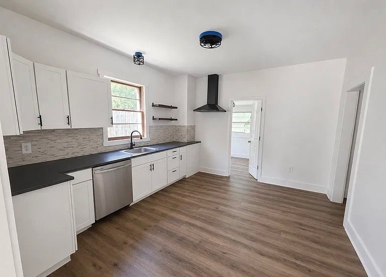 Danville House: 45 Laurel Ave