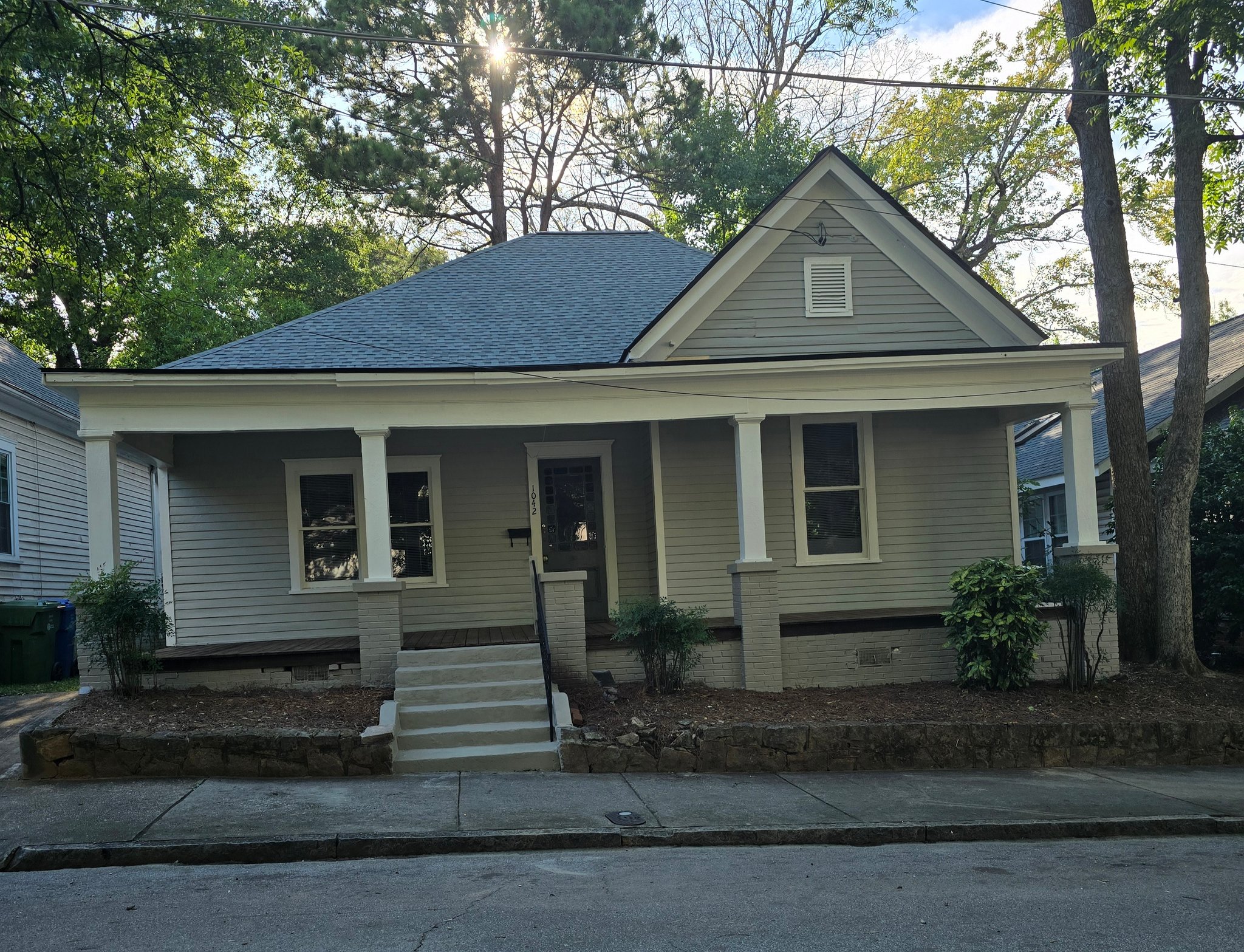 Atlanta House: 1042 McMillian St