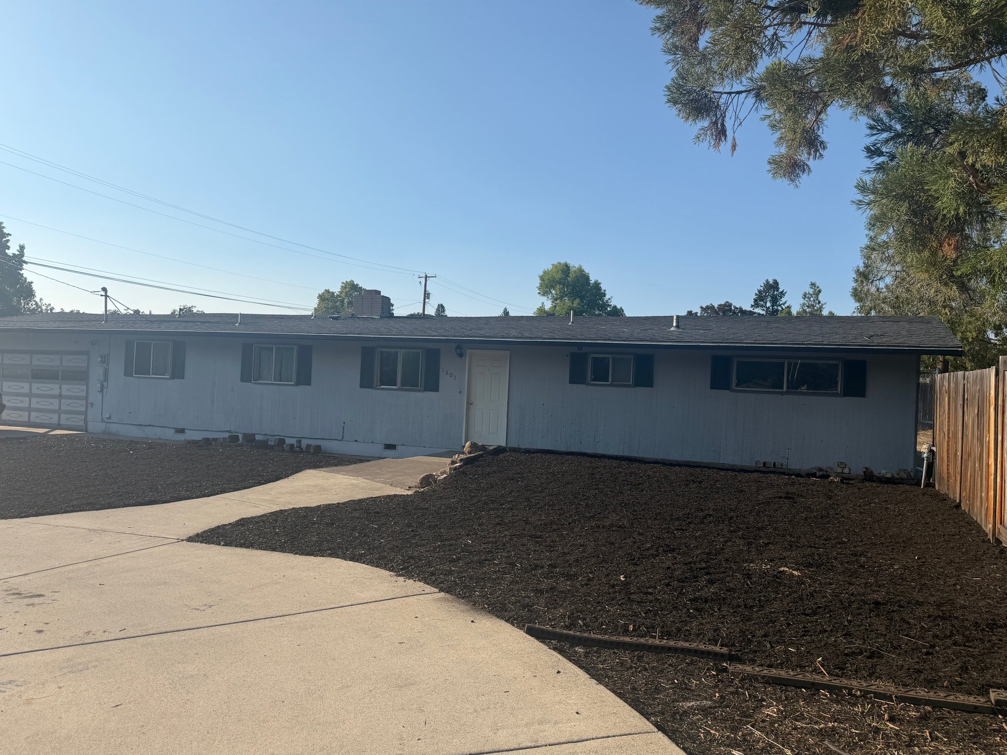 Medford House: 1801 Siskiyou Blvd