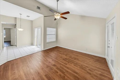 Houston House: 6419,,Horsepen Bayou,, Dr