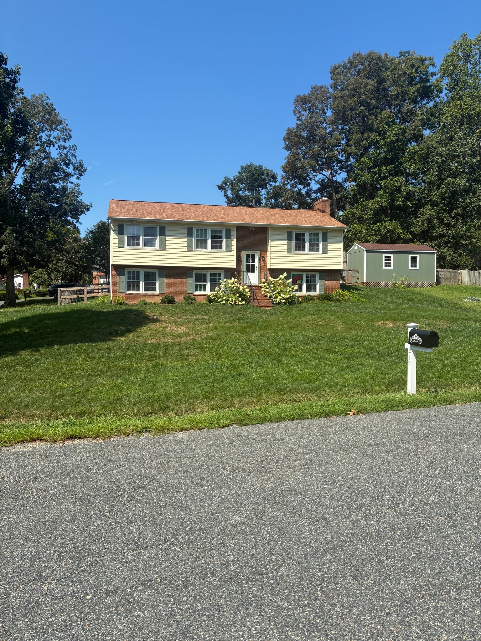 Fredericksburg House: 416 Laurel Ave