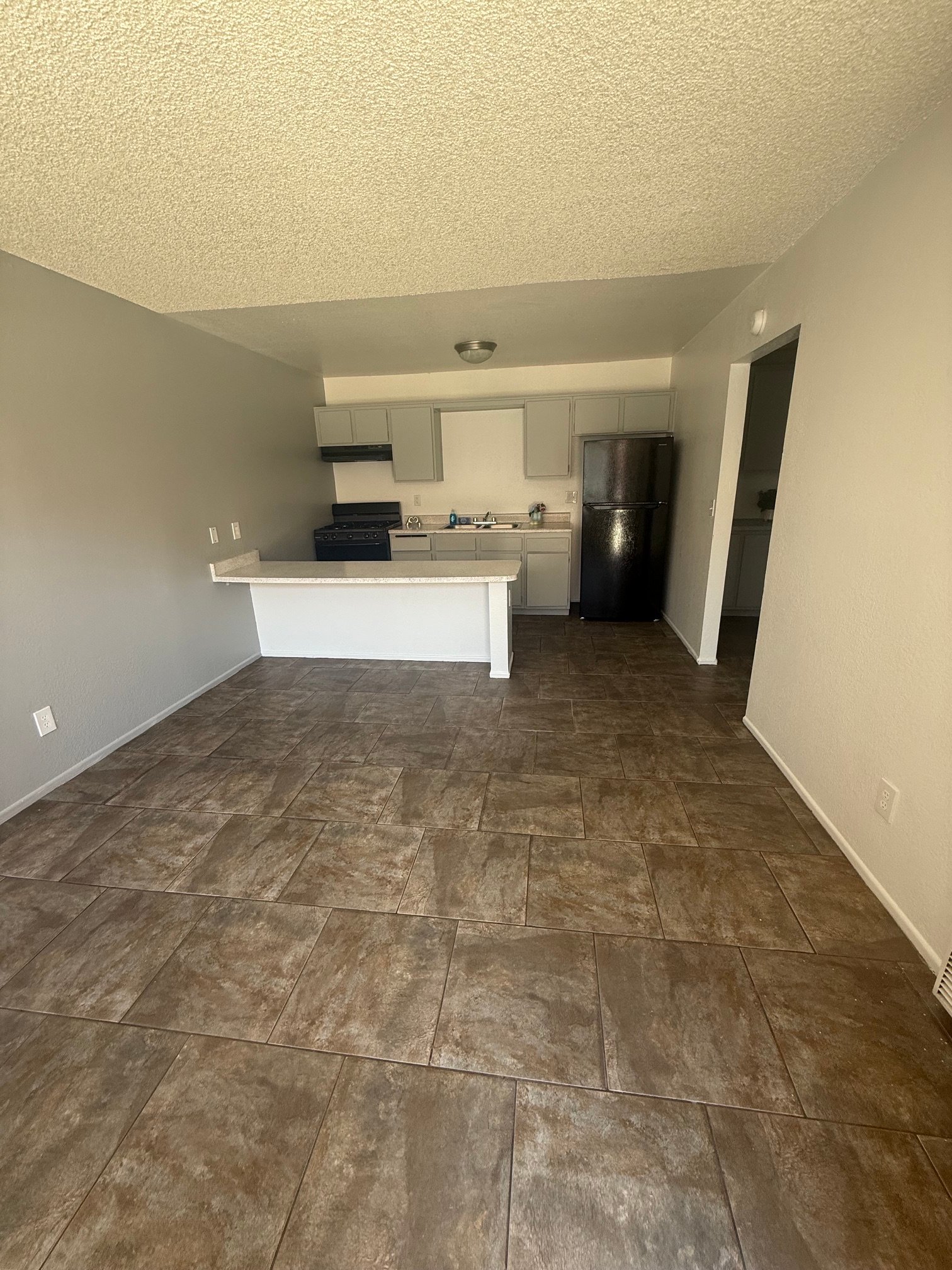 adelanto Apartment: 18335 Montezuma st