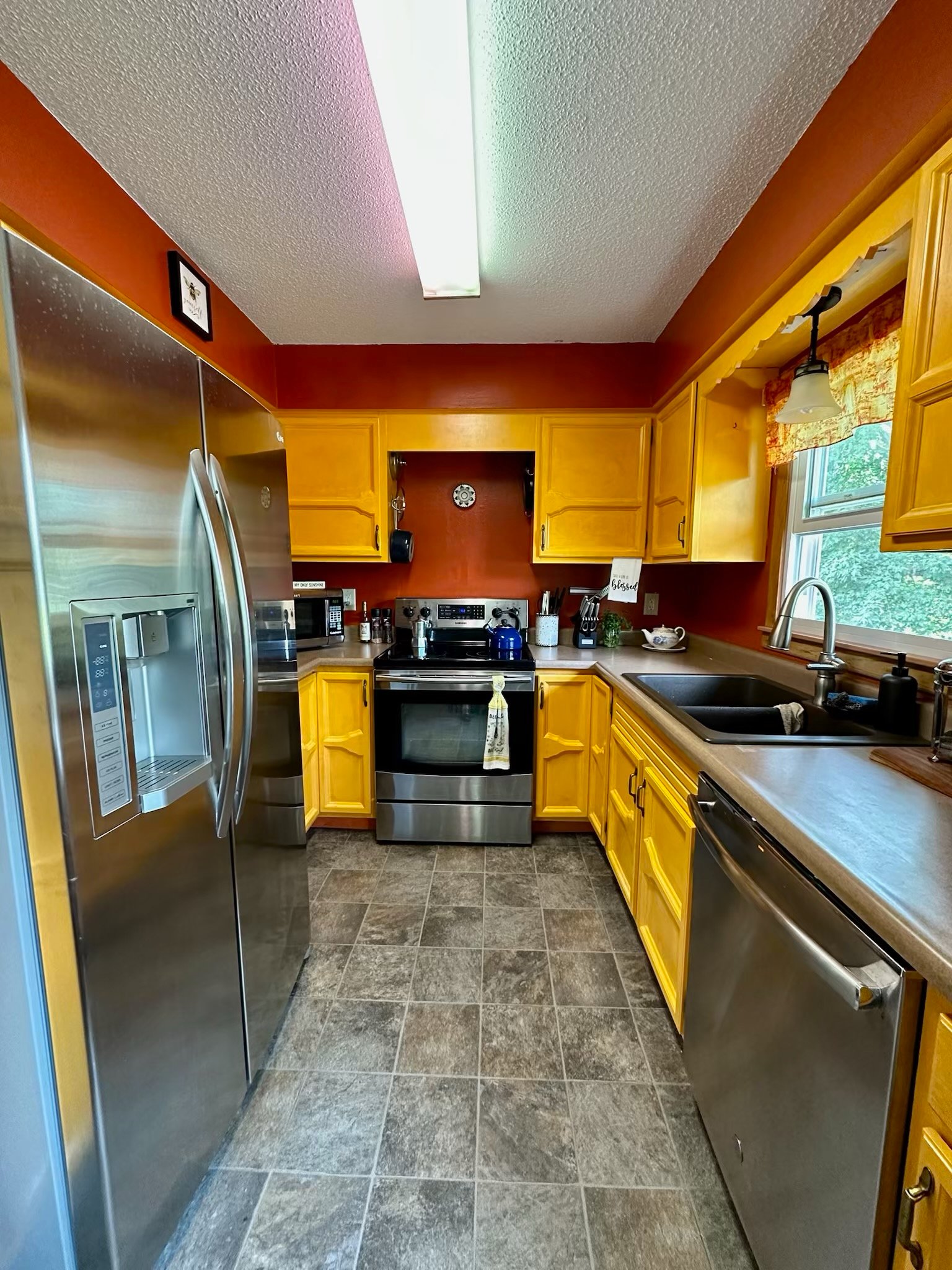 Ames Single Room: 333 Rockwell Ave