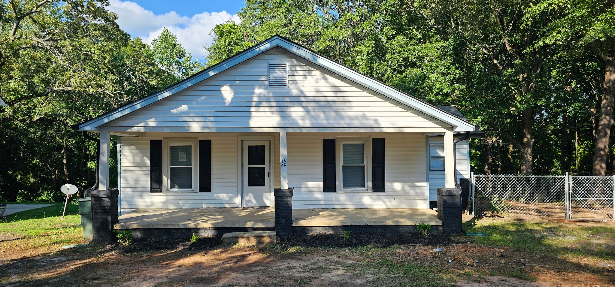 Gastonia House: 1040 E Dr