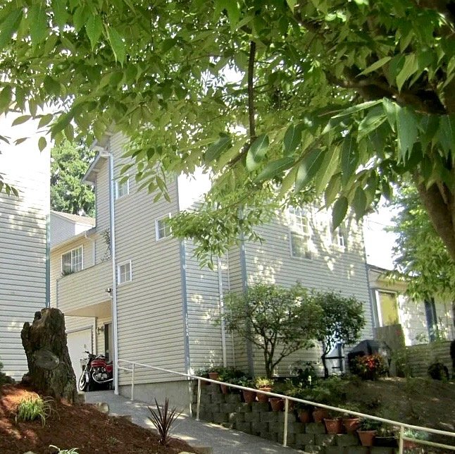 Seattle Townhome: 10736 Stone Ave N
