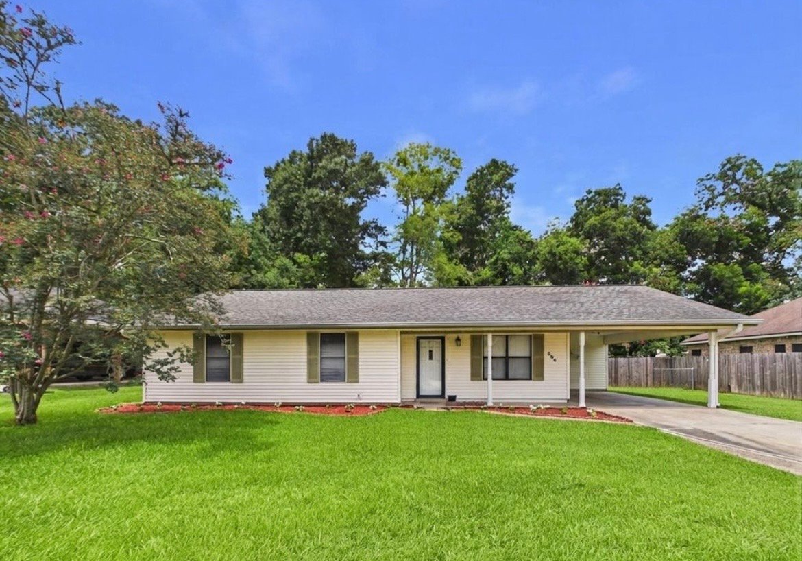 Carencro House: 304 Magnolia Farms Rd