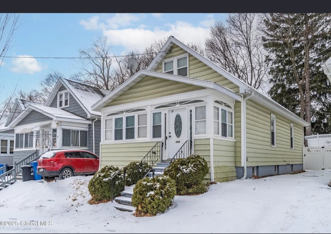 Albany House: 49 Grandview Ter