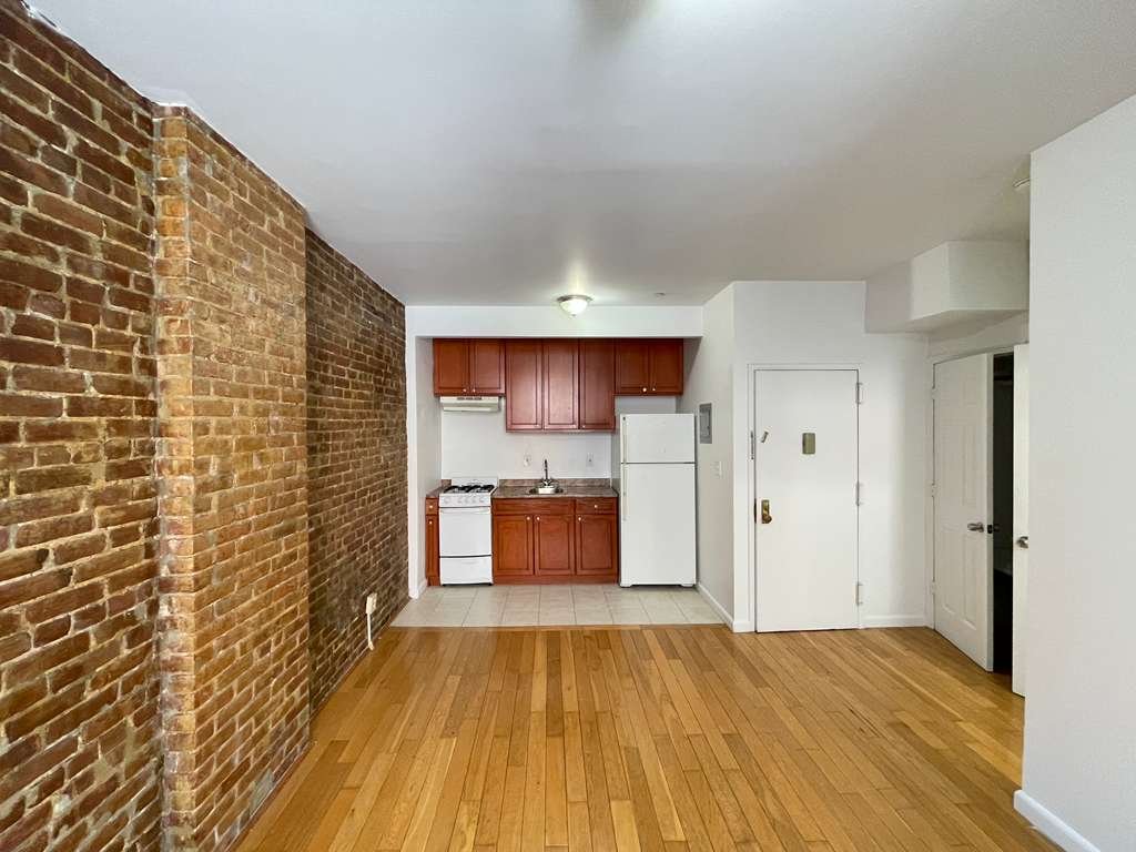 New York Multiplex: 568 WEST 187th STREET