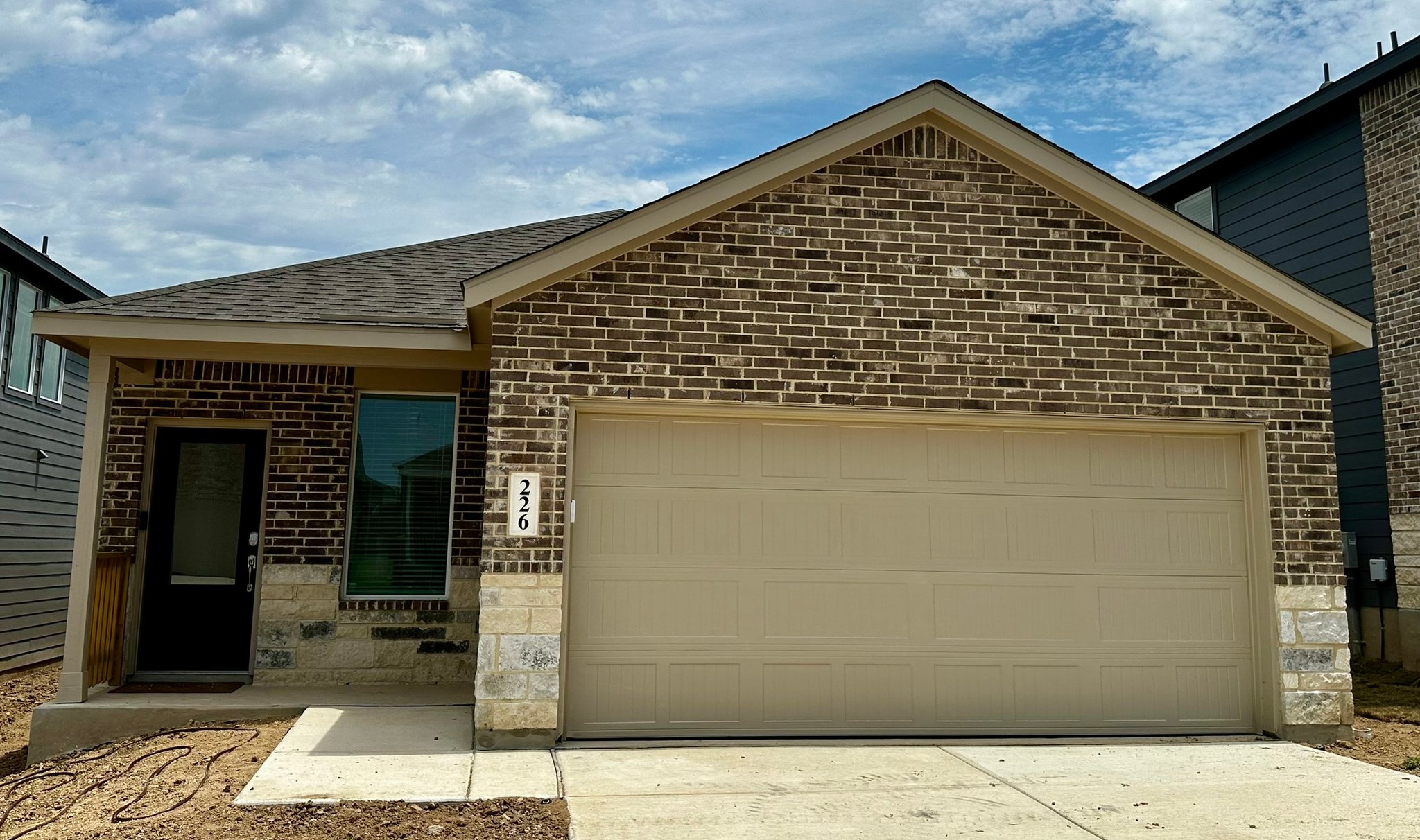 New Braunfels House: 226 Inyo St
