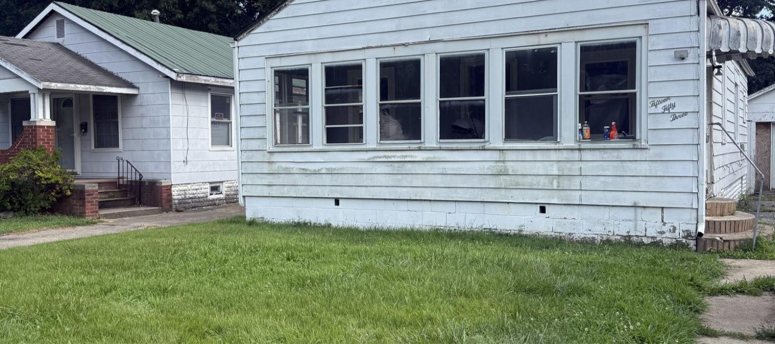 Decatur House: 1553 E Walnut St