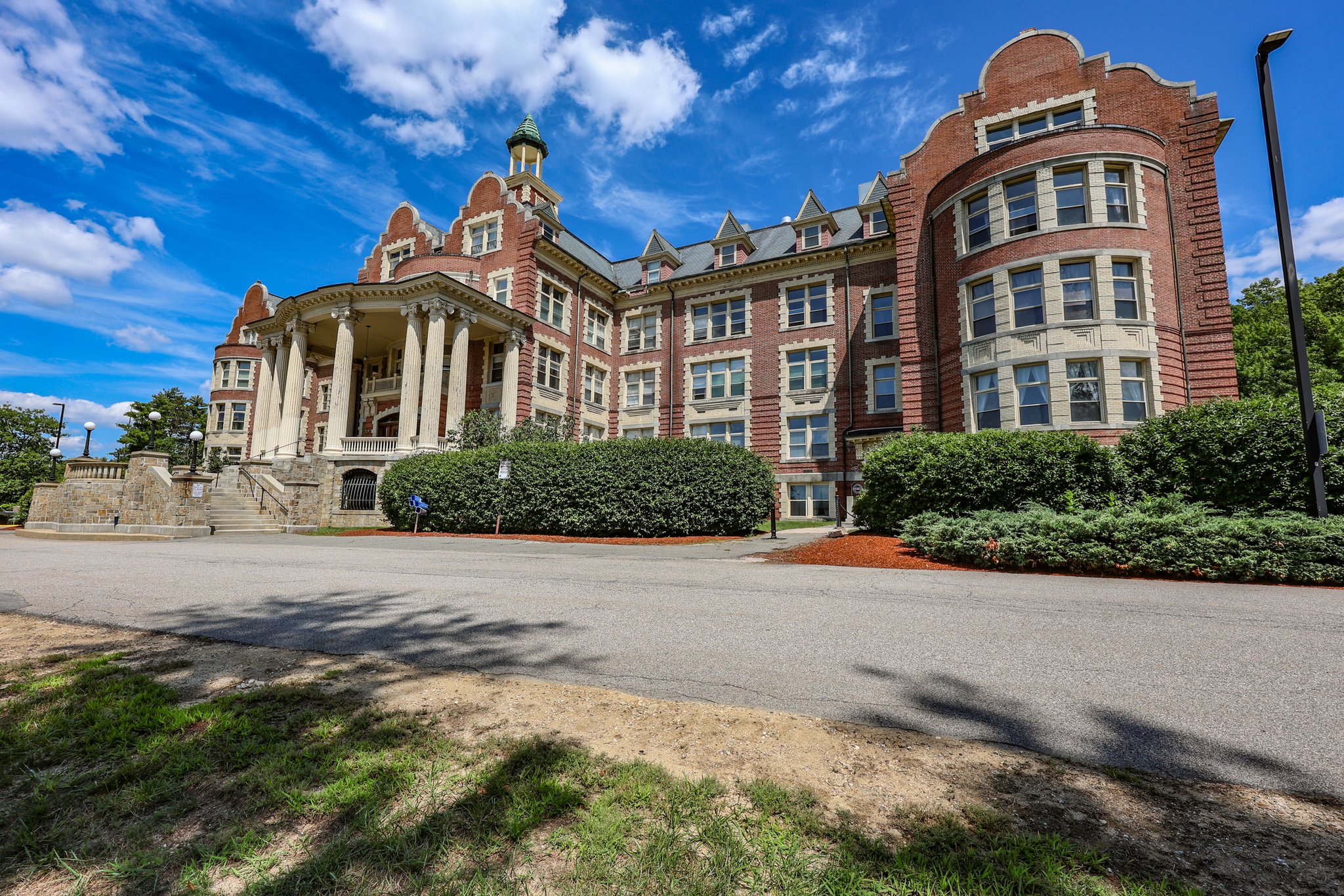 Hooksett Condo: 15 Mount Saint Marys Way