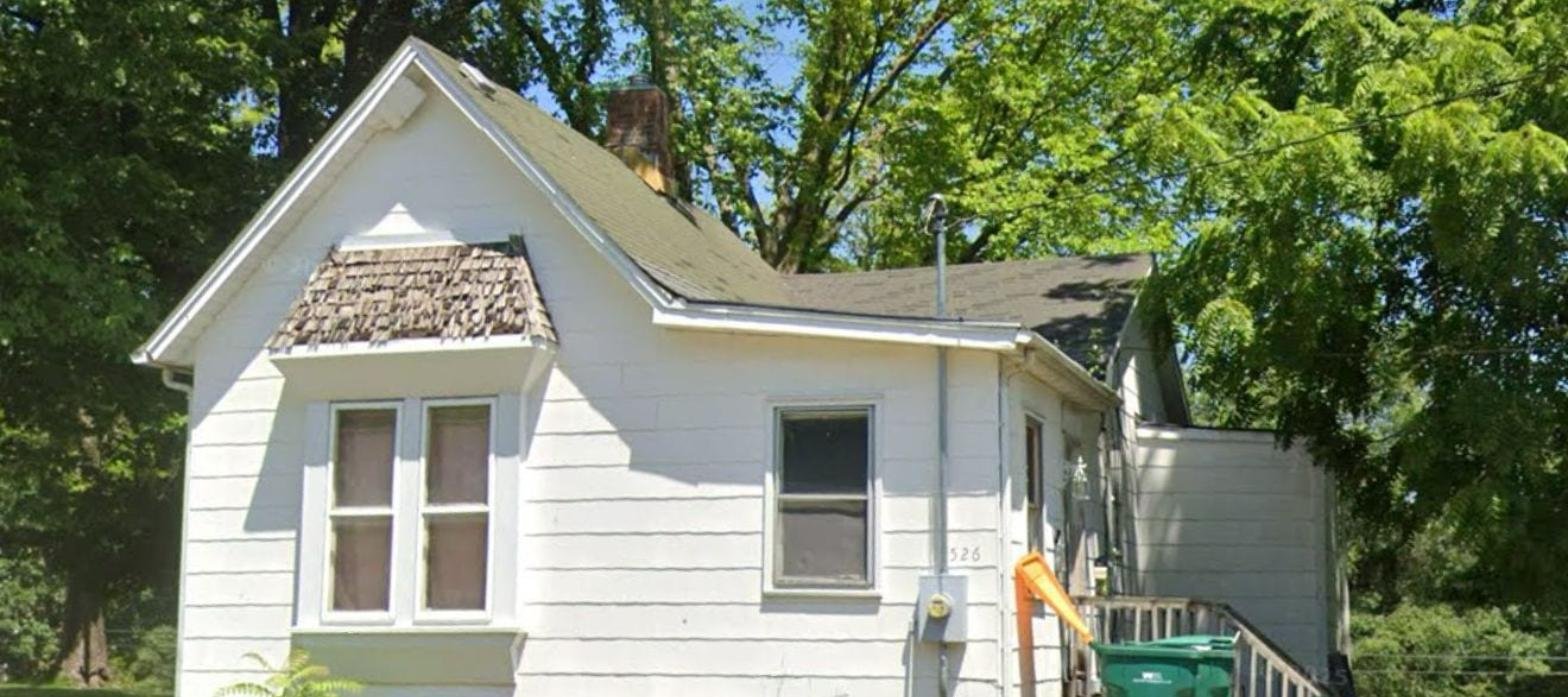 Macomb House: 526 W Chandler St