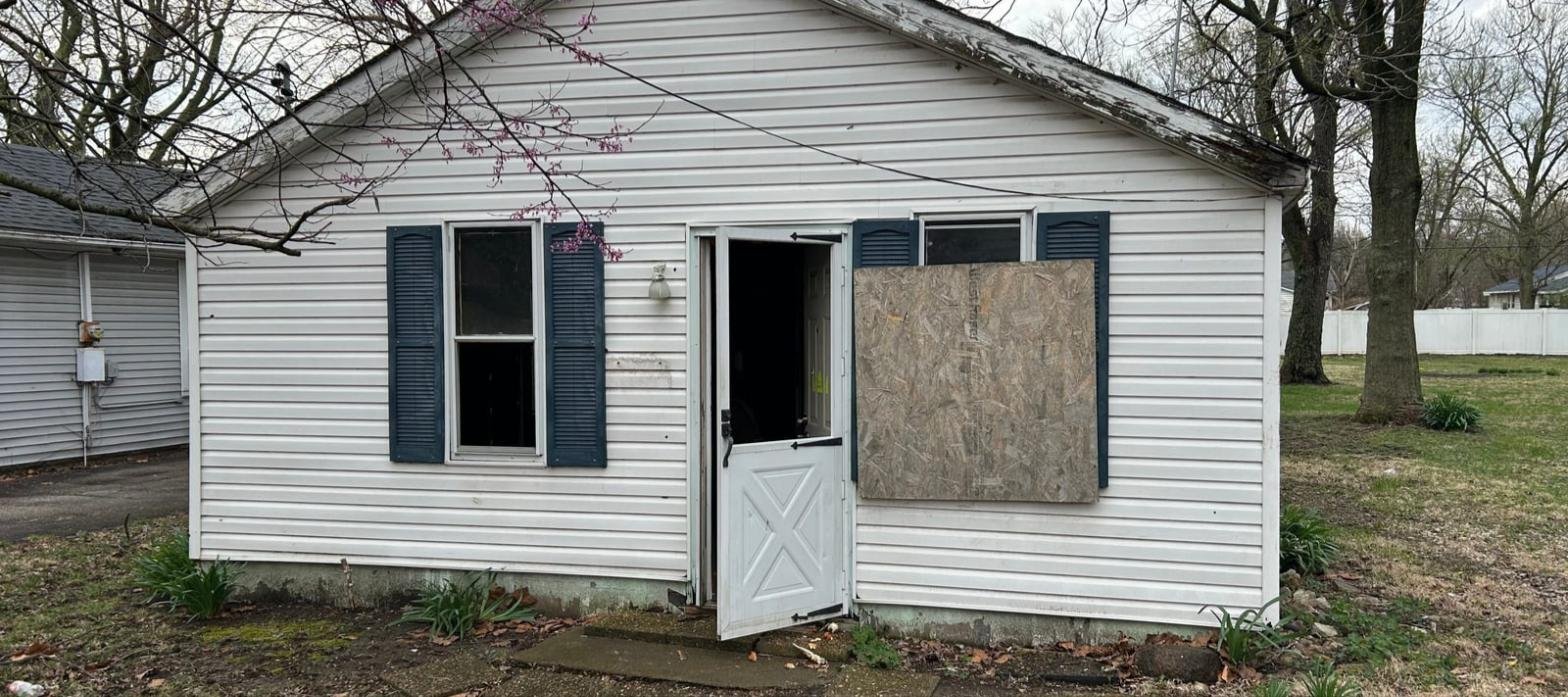 Decatur House: 2827 E Hickory St