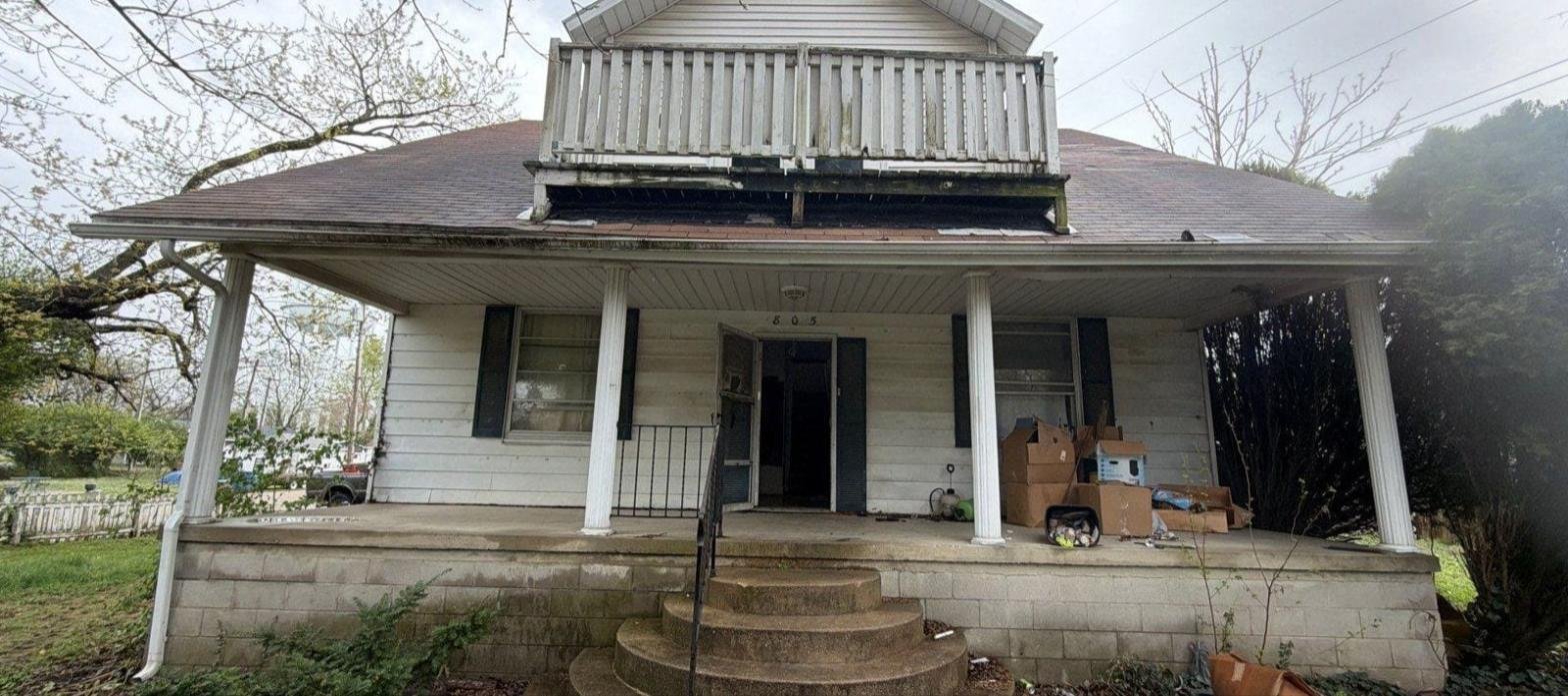 Centralia House: 805 S Hickory St