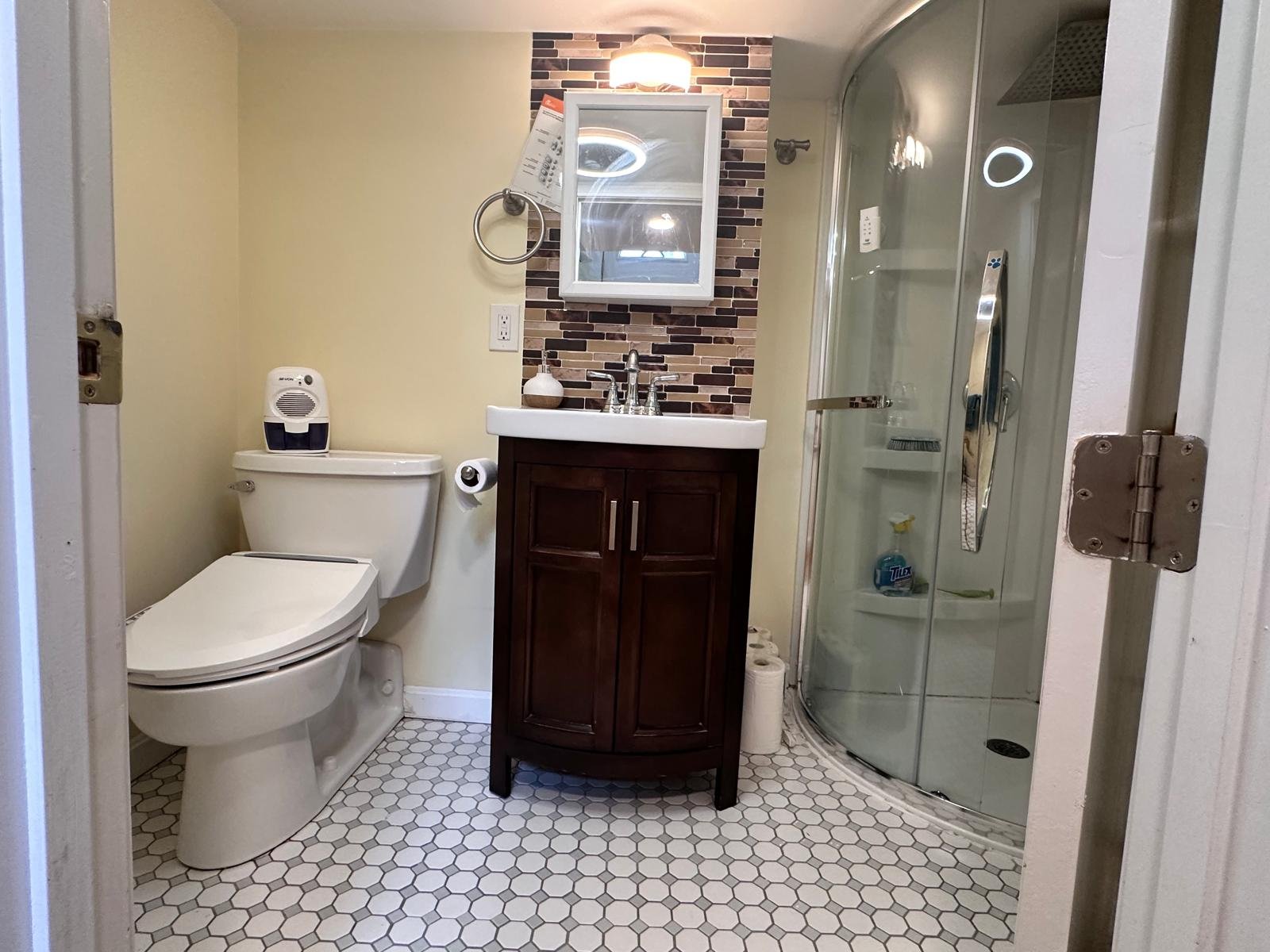 Lexington Single Room: 48 Forest St