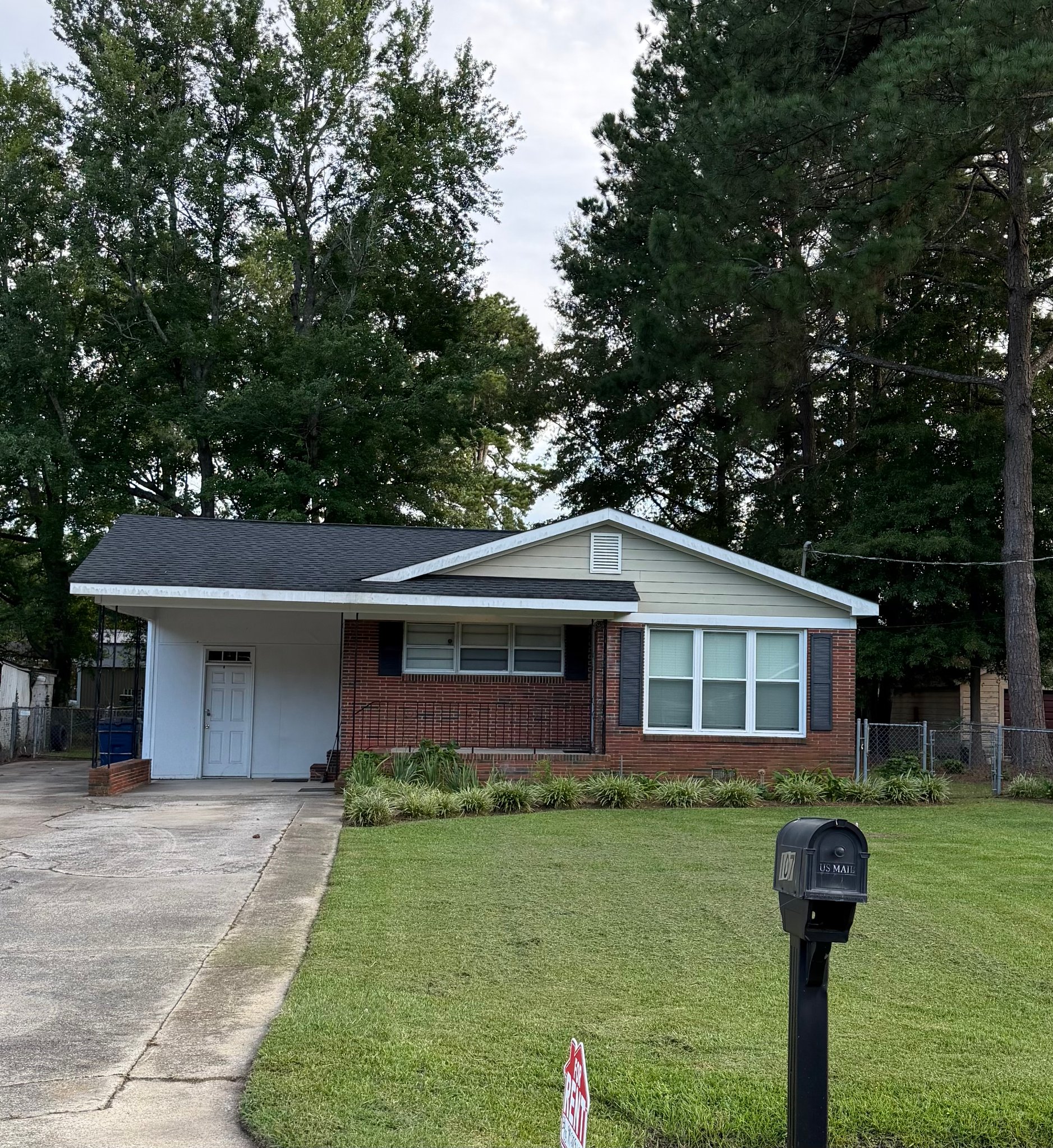 Smithfield House: 107 Hartley Dr