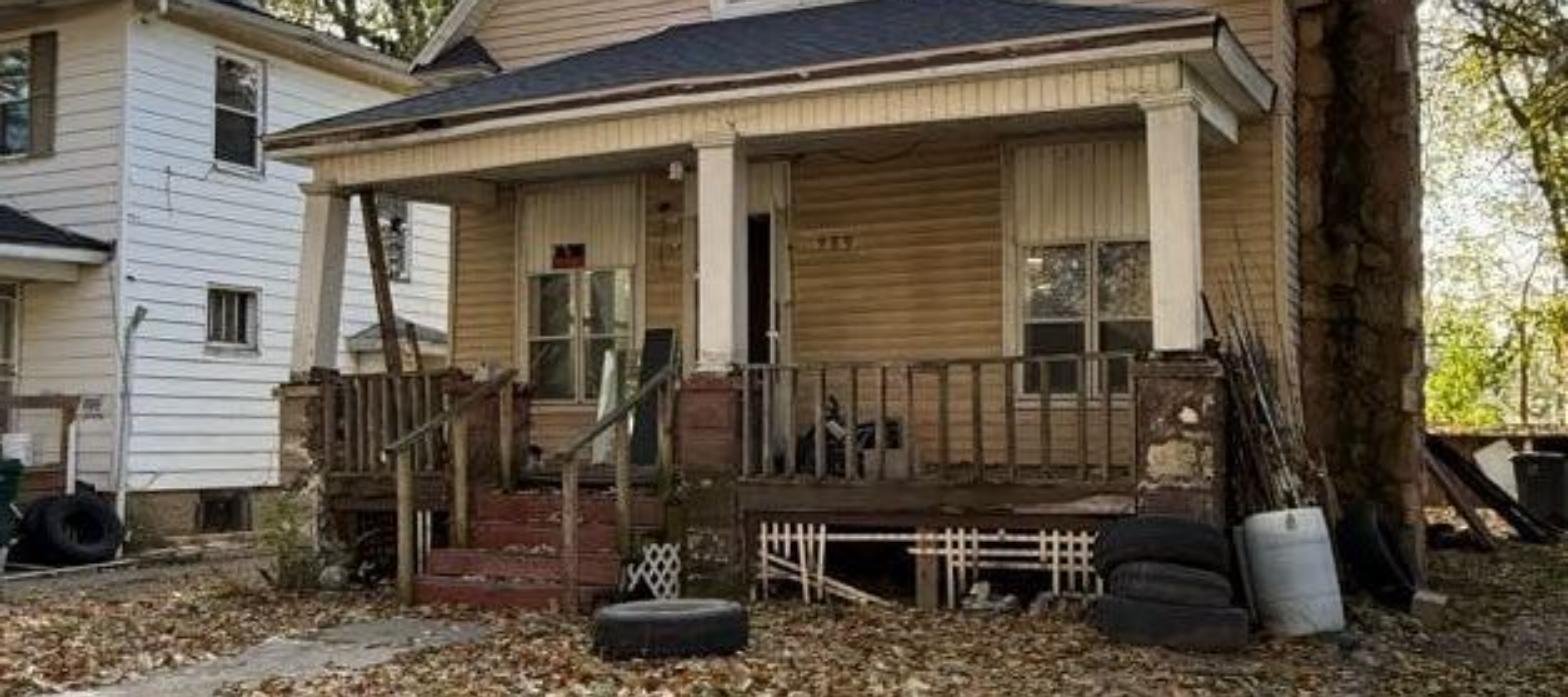 Decatur House: 989 W Packard Ave
