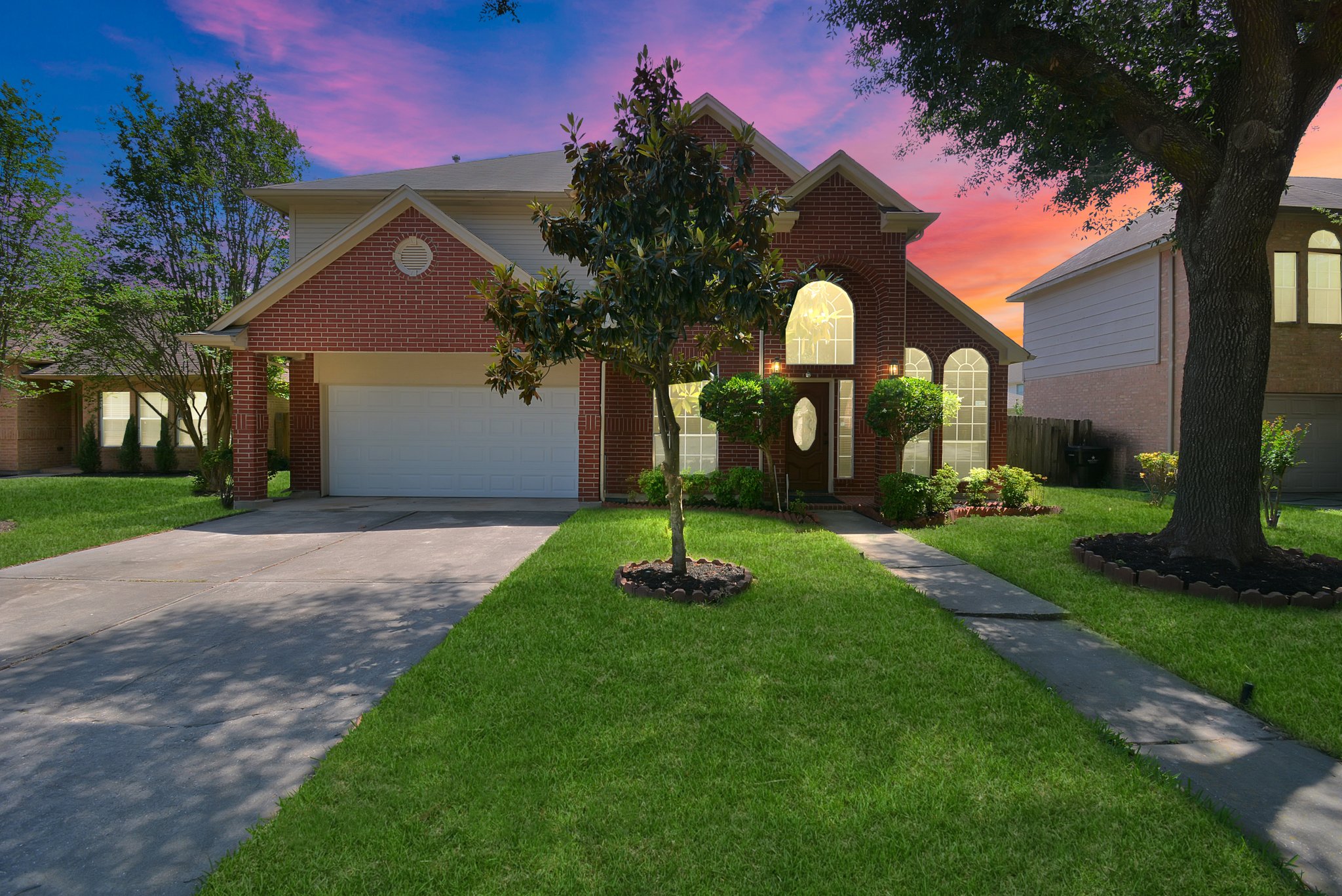 Houston House: 4123 Valedon Lane