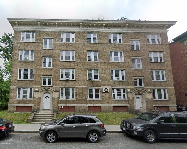 Springfield Apartment: 236 Locust St