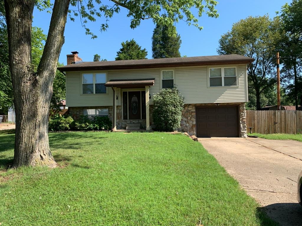 Newburgh House: 7366 Oakdale Dr