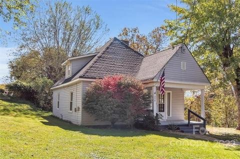 Canton House: 206 Star Ridge Rd