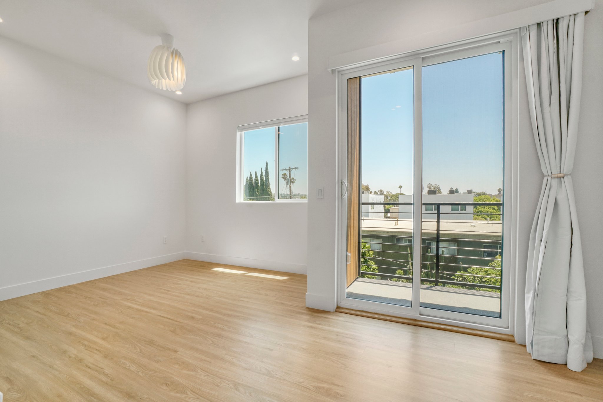 Culver City Single Room: 4800-4802 S. Slauson