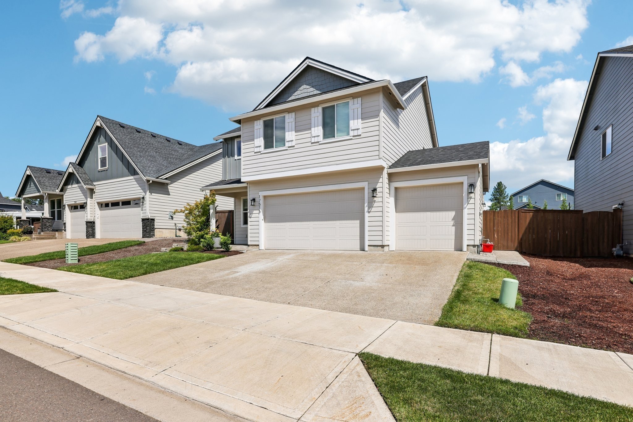 Sherwood House: 17515 SW Wapato Island Dr