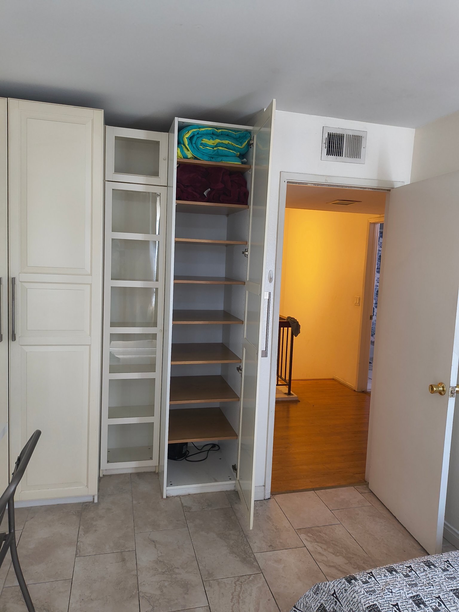 Northridge Single Room: 18521 Mayall St