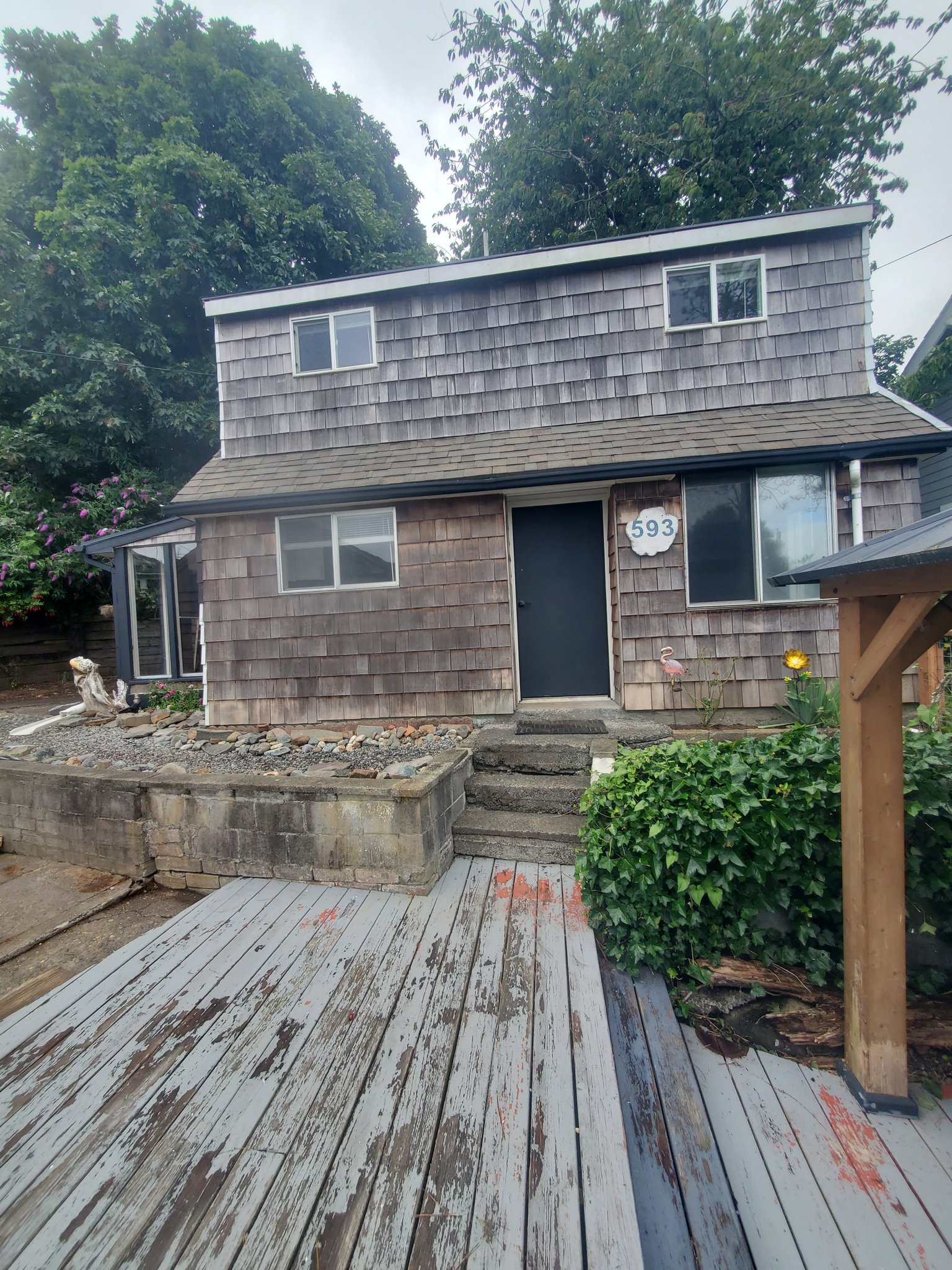 Astoria House: 593 Rivington St