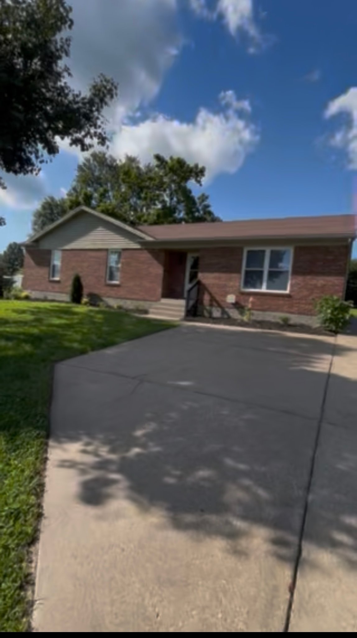 Eminence Other: 390 Mulberry Pike