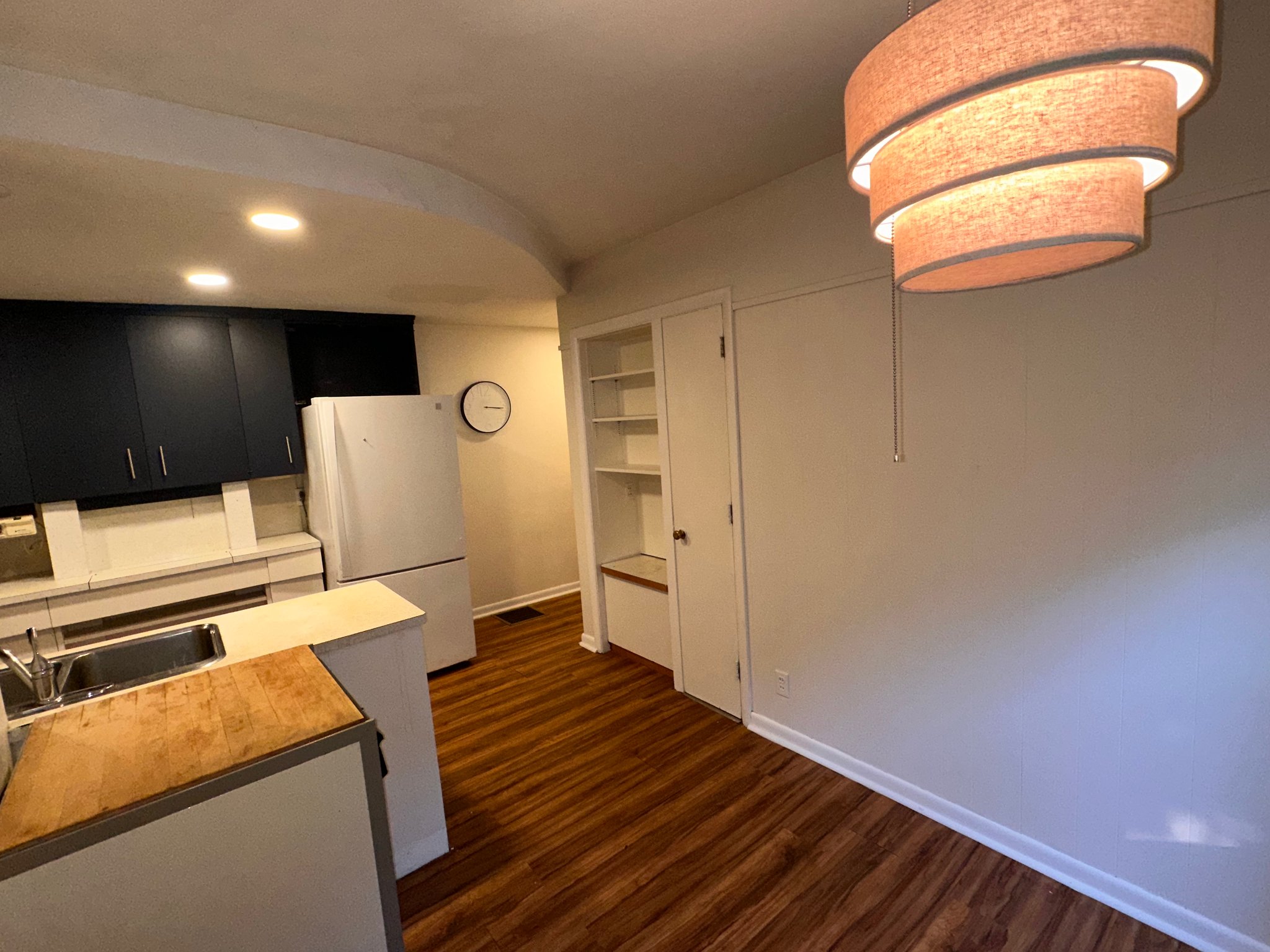 Chicopee Apartment: 16 Adams street