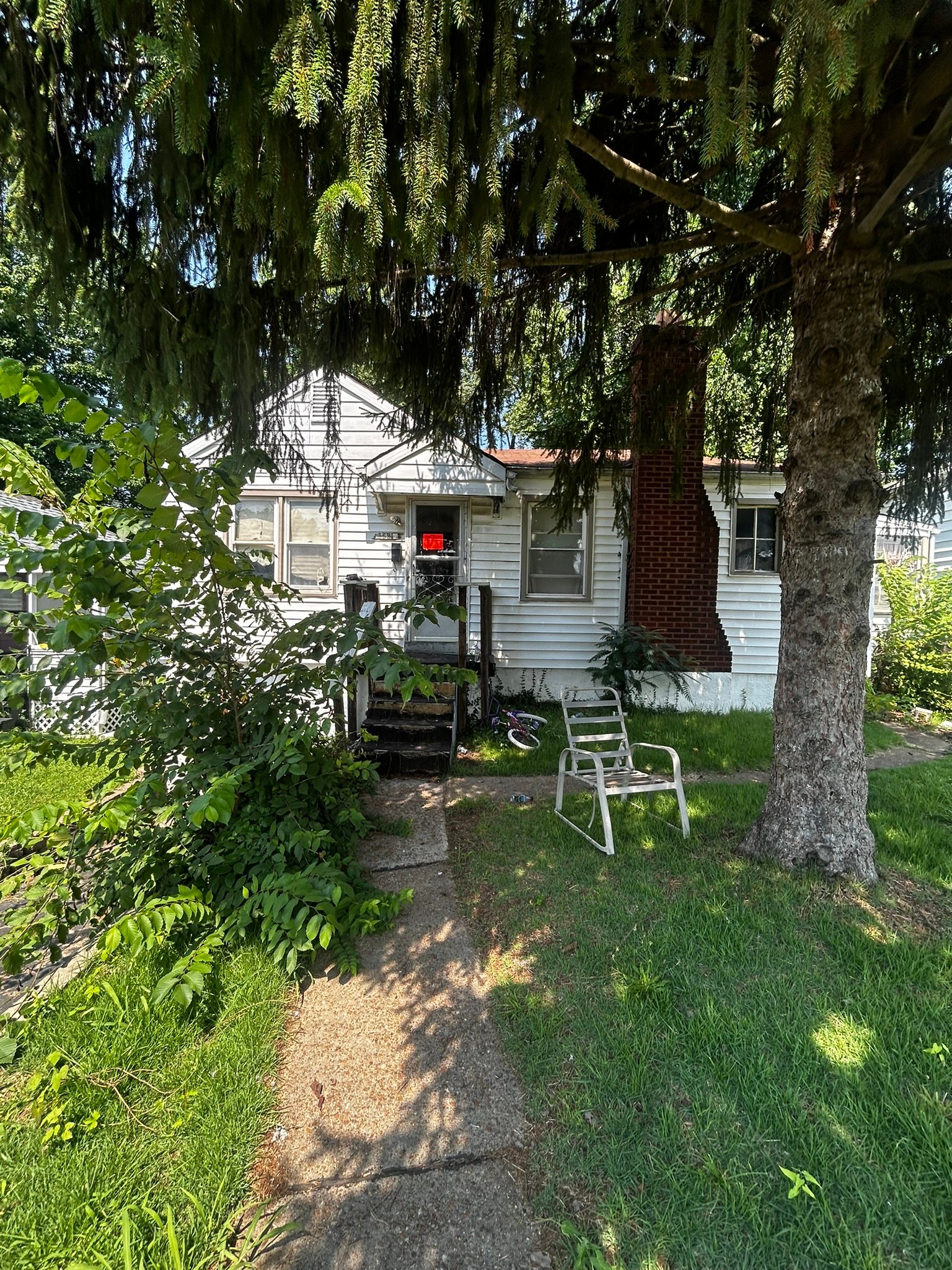 Saint Louis House: 5621 Sunbury Ave