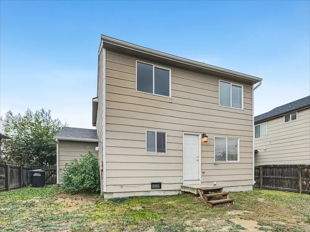 Denver House: 14624 E 51st Pl