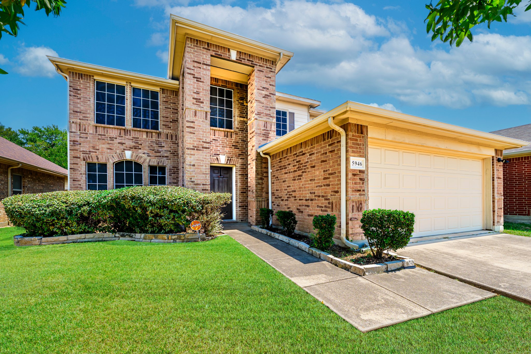 Dallas House: 5946 Harbor Glen Dr