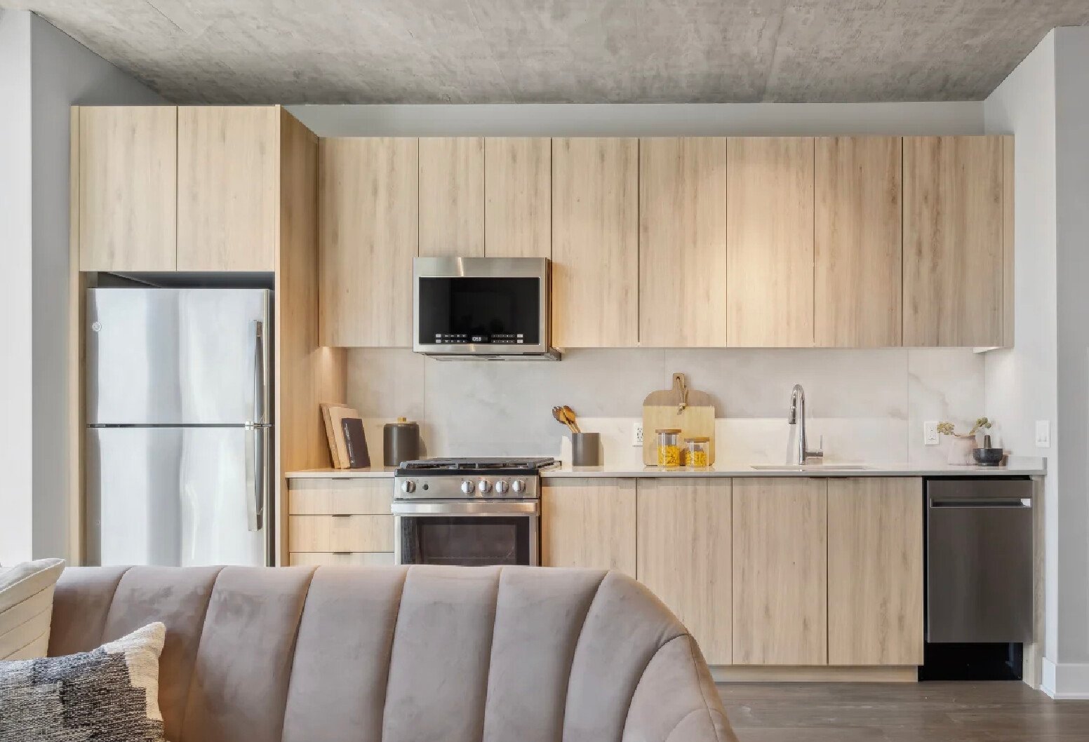 Chicago Condo: 1042 W Van Buren St